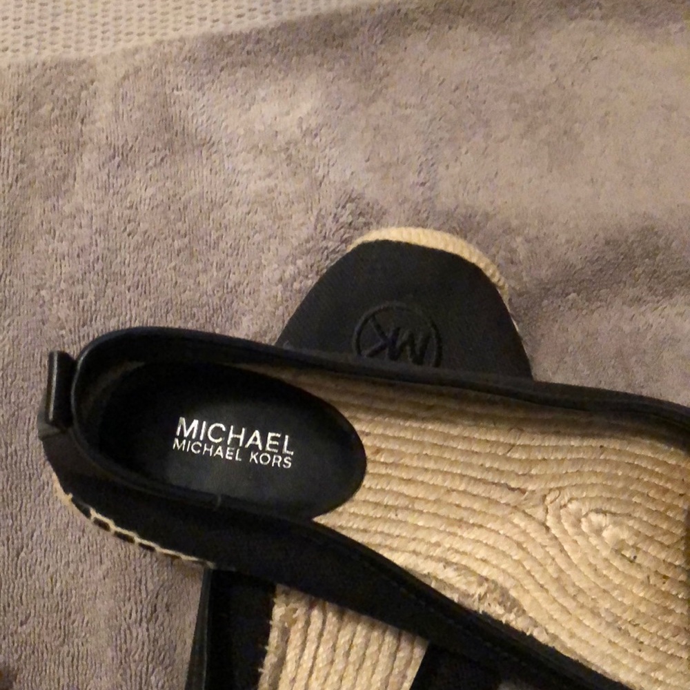 Michael Kor - Picture 2 of 3